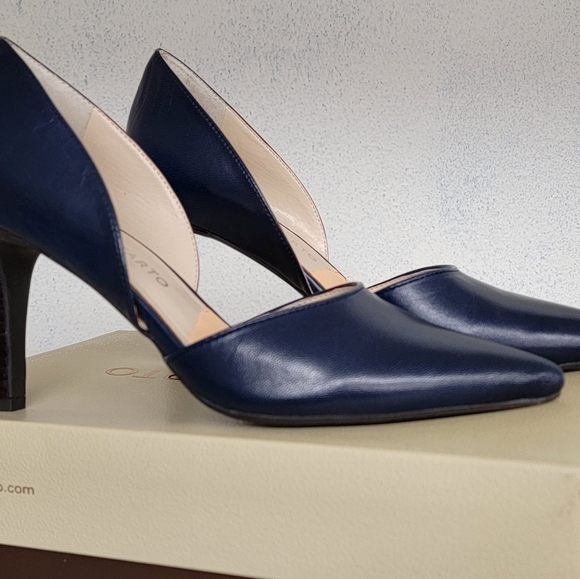 Franco Sarto Size 6 - Navy Blue 3-1/2" Heels - Picture 6 of 7